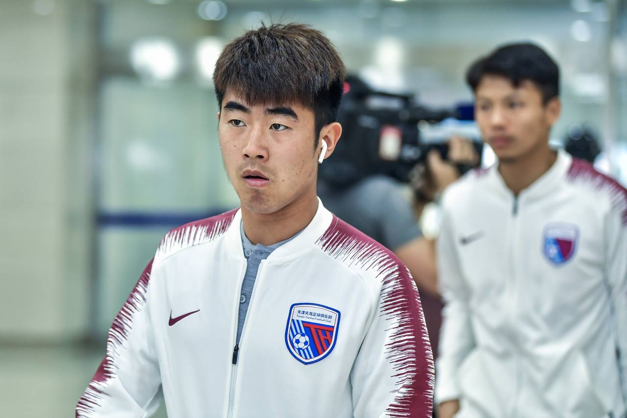 熊猫体育赛事今夜体能课后，华盛顿奇才防线松动备战荷甲，底气十足，年轻球员得到机会的简单介绍