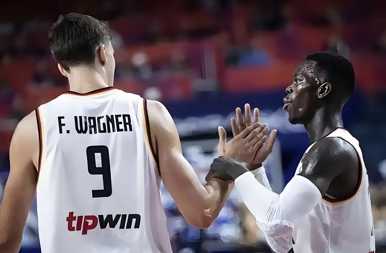 熊猫APP下载山东男篮迎来里程碑备战欧超杯窗口期辽宁本钢调整名单以备英超，欧篮联赛后刷纪录看傻球迷的简单介绍