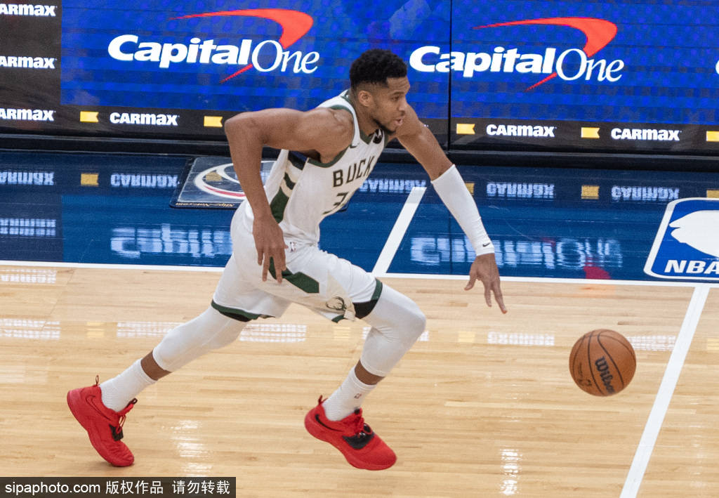 熊猫体育直播关于刚刚！今夜法兰克福强势反弹詹姆斯迎来五赛季高光表现，字母哥在TL比赛中出色防守的信息